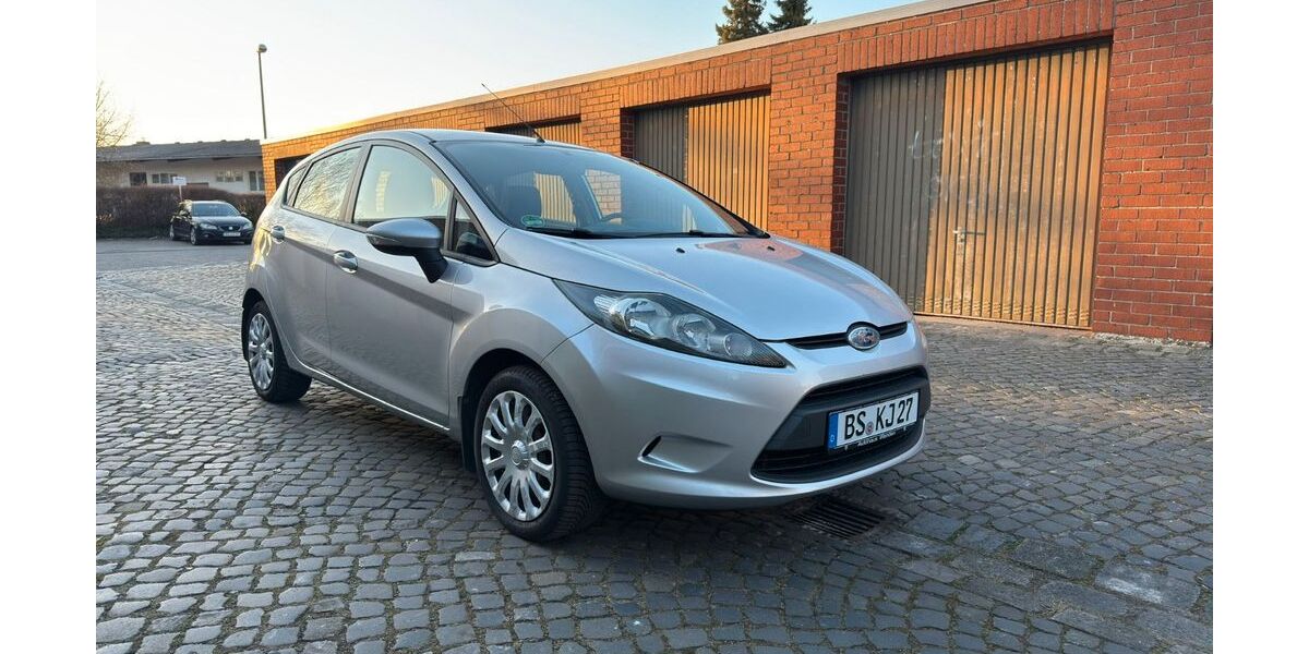 Ford Fiesta 138.000 km 2.750 &euro; Braunschweig 38114