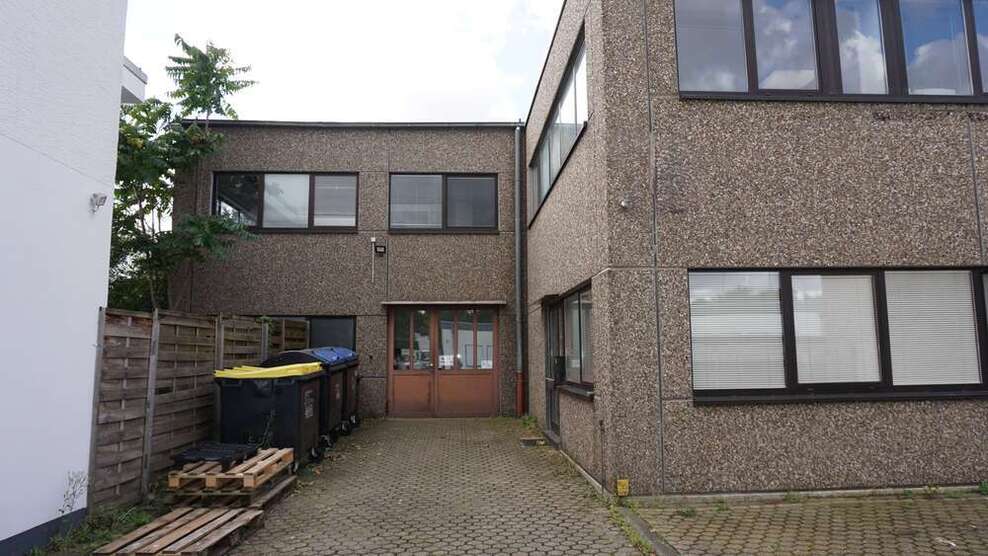 Halle in Köln 980.000 € 466.72 m²