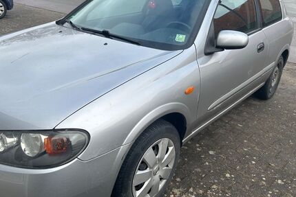 Nissan Almera 140.620 km 850 &euro; Hayingen 72534