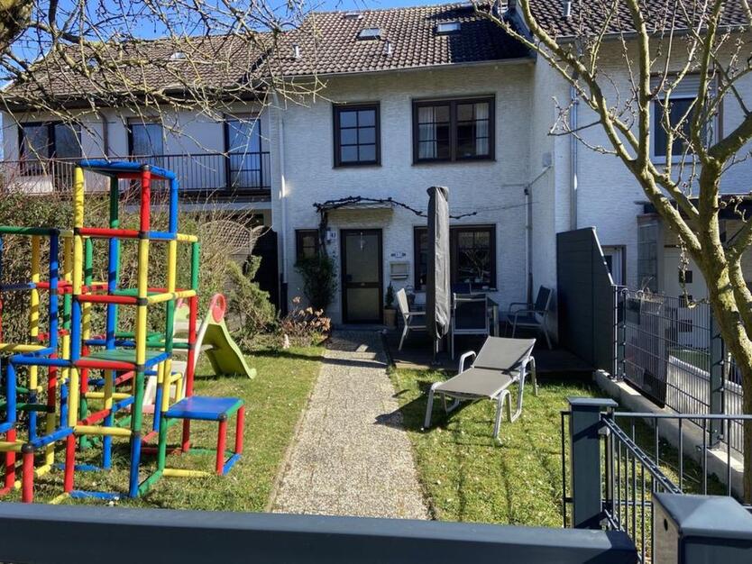 kleines Raumwunder - Reihenhaus in Frankfurt am Main Kalbach