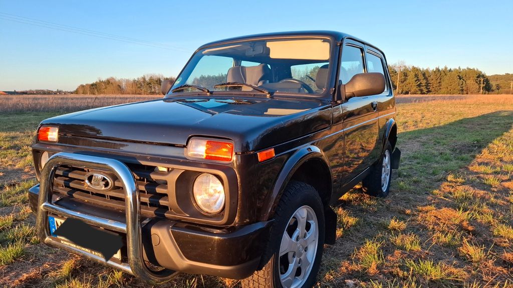 Lada Urban 29.000 km 14.500 &euro; Pinnow 19065