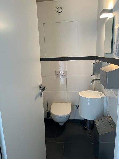 Modernes Büroloft in Krefeld - 170 m², barrierefrei und möbliert zimmer