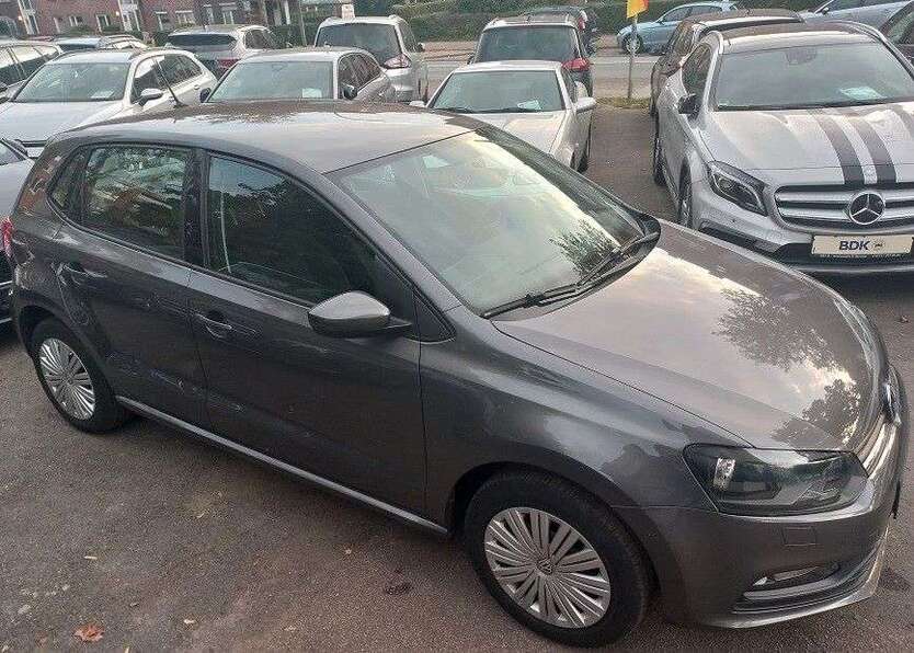 VW Polo 138.440 km 7.400 € Hamburg 21031