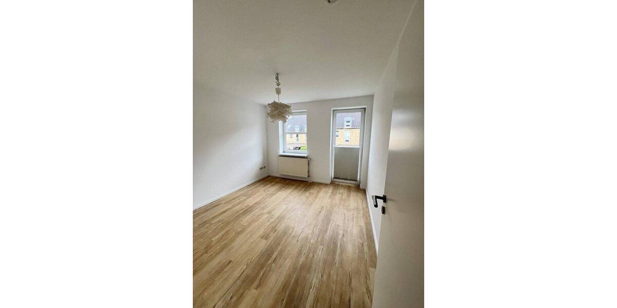 Reihenmittelhaus Flensburg Mürwik - 6 Zimmer, 150 m&sup2;, 1.500&euro; | Angebot:26891857