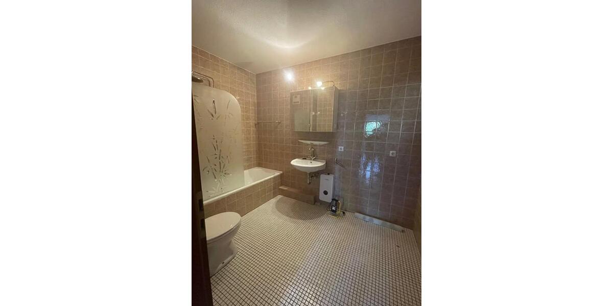 Etagenwohnung Schlüchtern - 3 Zimmer, 93 m&sup2;, 850&euro; | Angebot:26386394