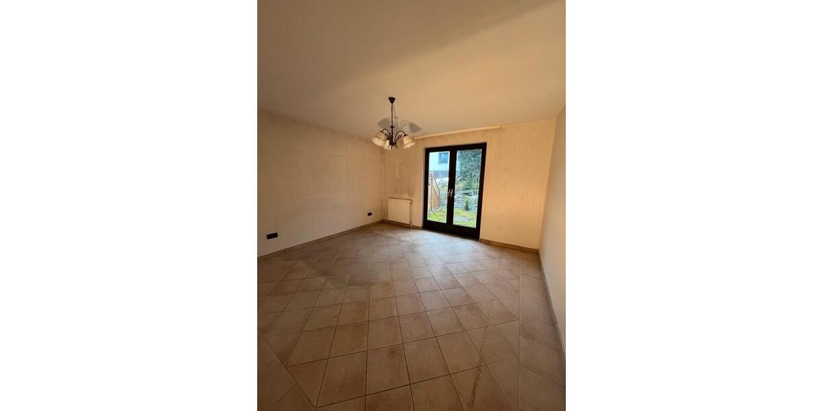 Einfamilienhaus Hameln Kernstadt - 6 Zimmer, 215 m&sup2;, 280.000&euro; | Angebot:27096935