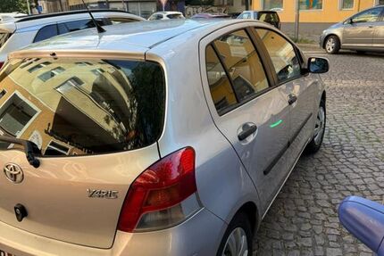 Toyota Yaris 92.600 km 2.900 &euro; Berlin 13357