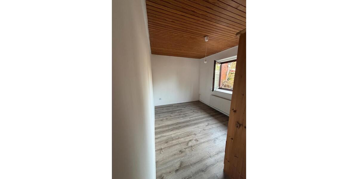 Erdgeschoßwohnung Cuxhaven Groden - 4 Zimmer, 110 m&sup2;, 1.100&euro; | Angebot:25567965