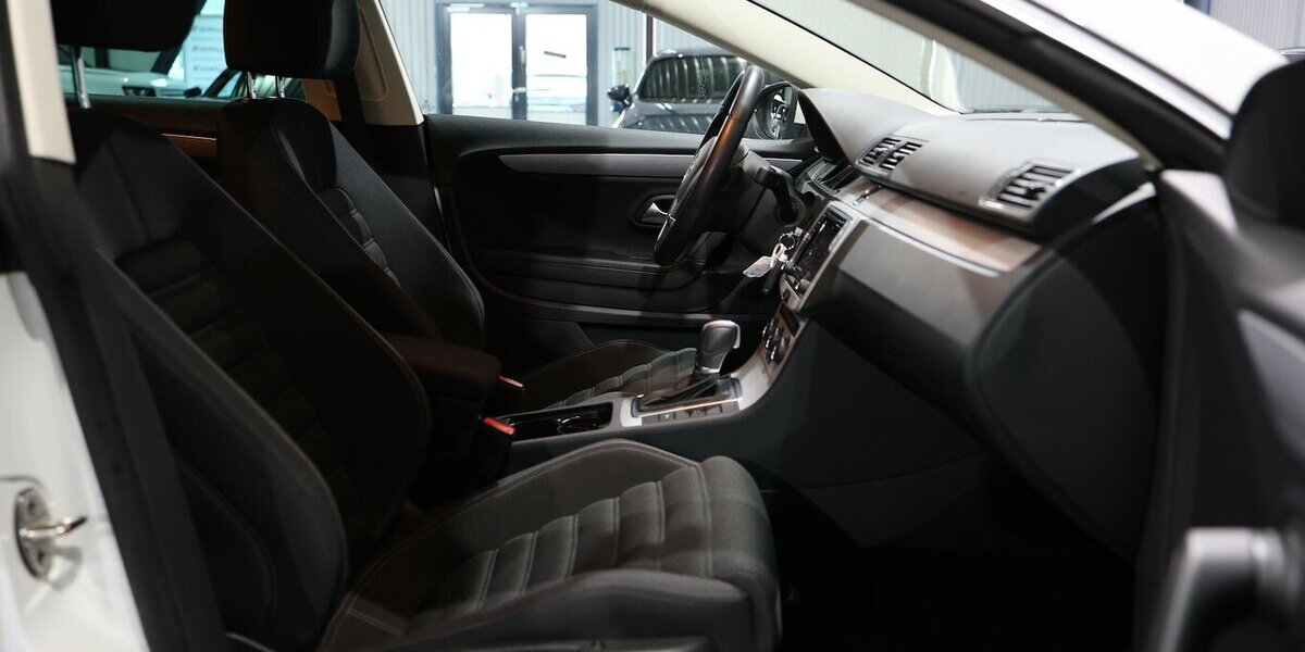 VW CC 1.4 TSI DSG SPORTLINE WHITE / XENON / NAVI+ 92.000 km 15.991 &euro; Hamm 59077