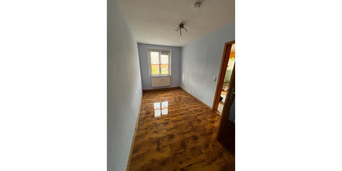 Etagenwohnung Hohenmölsen - 2 Zimmer, 36 m&sup2;, 30.000&euro; | Angebot:26766013