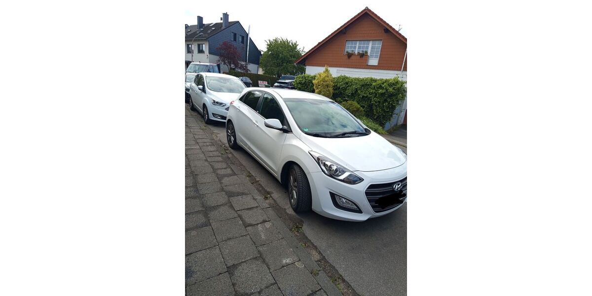 Hyundai i30 86.600 km 8.800 &euro; Unna 59427
