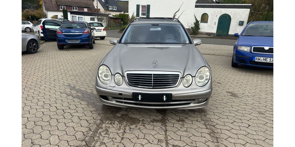 Mercedes-Benz E 220 294.471 km 1.300 &euro; Müllenbach 53520