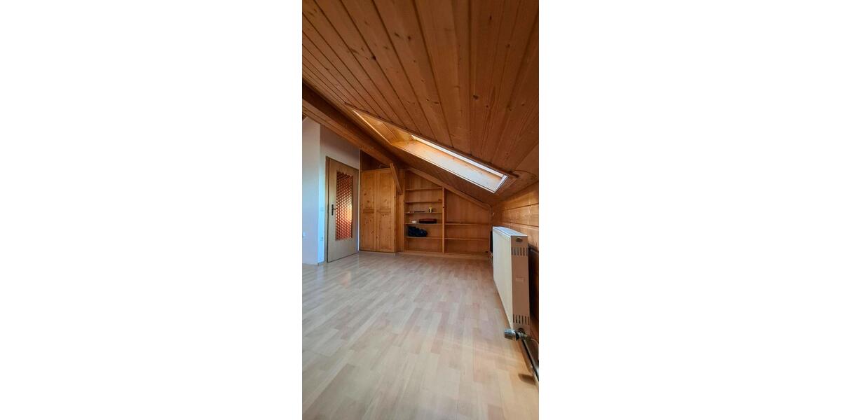 Dachgeschoßwohnung Cham - 2 Zimmer, 60 m&sup2;, 480&euro; | Angebot:25833077