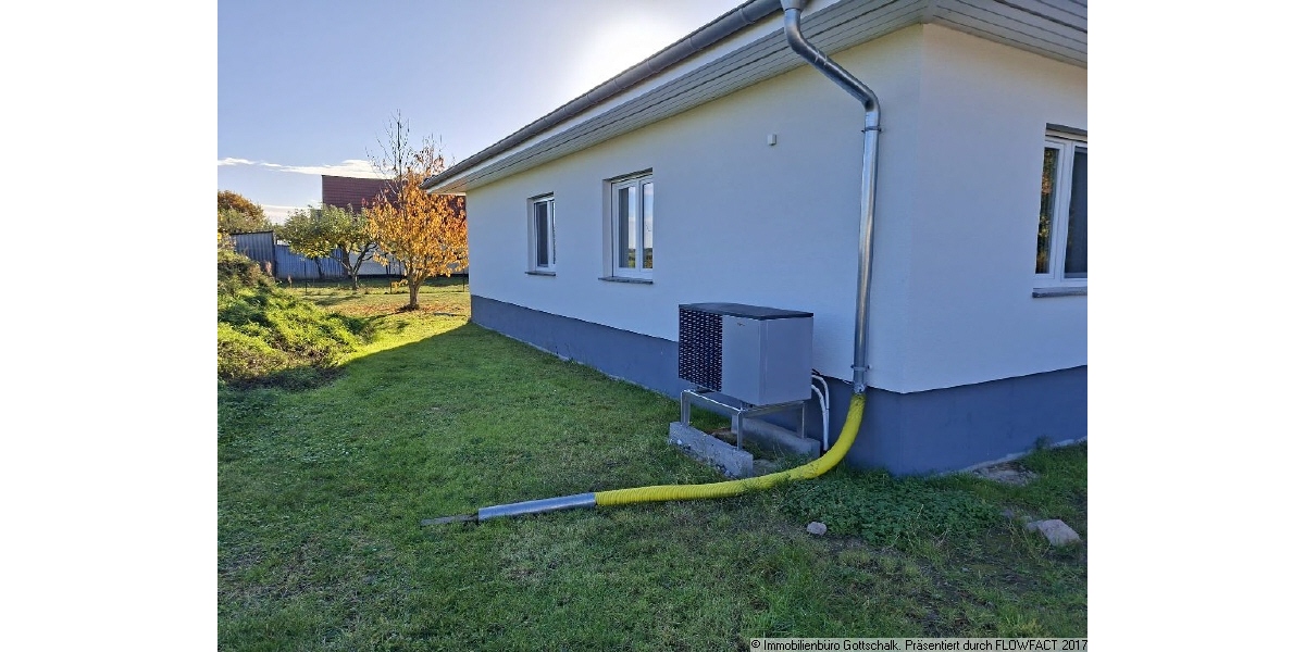 Ländliche Ruhe trifft moderneTechnik- Energiesparender Neubau-Bungalow - Einfamilienhaus Falkenberg | Angebot:26785333