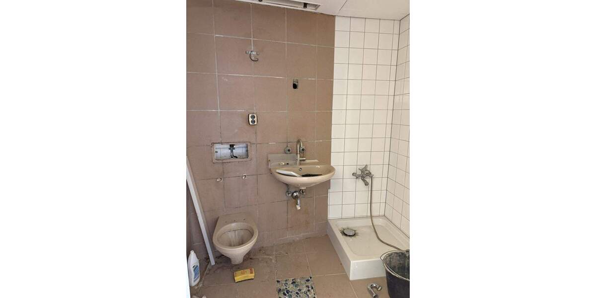 KNIPFER`S IMMOBILIENSCHÄTZE - Renovierungsbedürftiges Apartment im Hotelturm zum Kauf 1 zimmer