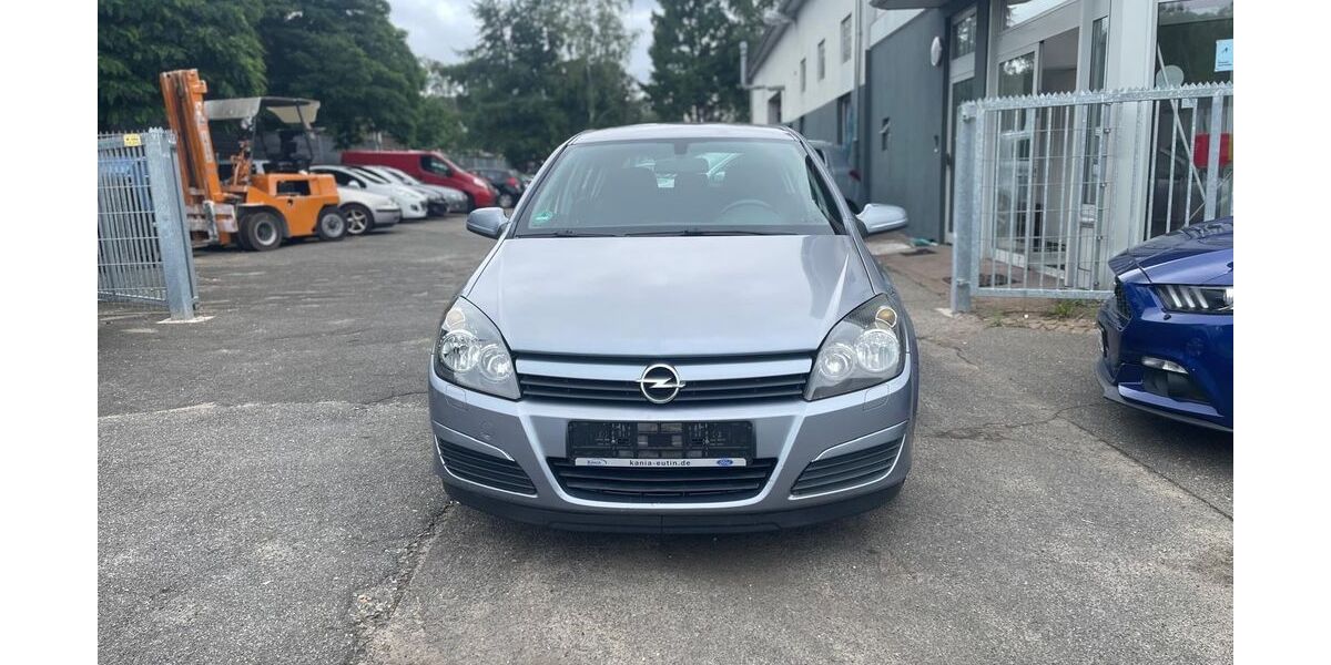 Opel Astra 141.000 km 2.999 &euro; Trappenkamp 24610