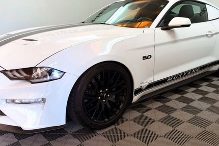 Ford Mustang 93.093 km 26.999 &euro; Fulda 36043
