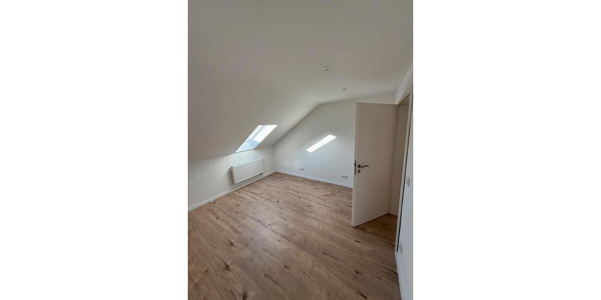 Dachgeschoßwohnung Treuchtlingen - 3 Zimmer, 70 m&sup2;, 700&euro; | Angebot:25271570