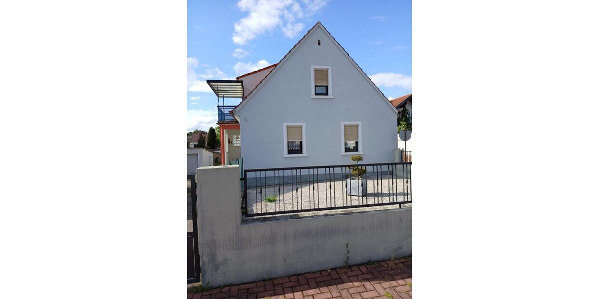 Charmantes Einfamilienwohnhaus mit Garage, Nebengeb. und Garten 6 zimmer