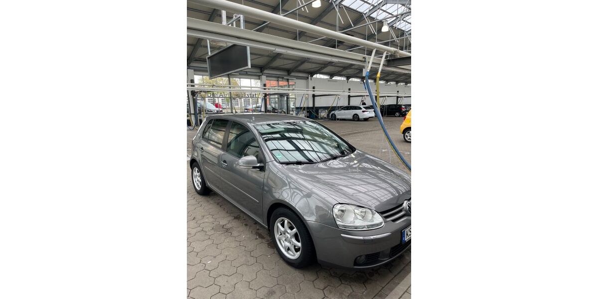 VW Golf 185.000 km 2.950 &euro; Kassel 34117