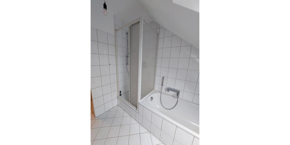 Dachgeschoßwohnung Erfurt Hochheim - 3 Zimmer, 78 m&sup2;, 890&euro; | Angebot:26354149