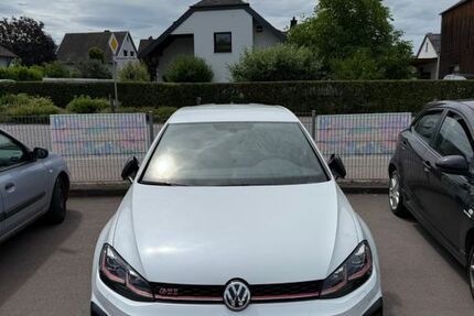 VW Golf 94.000 km 22.999 &euro; Longuich 54340