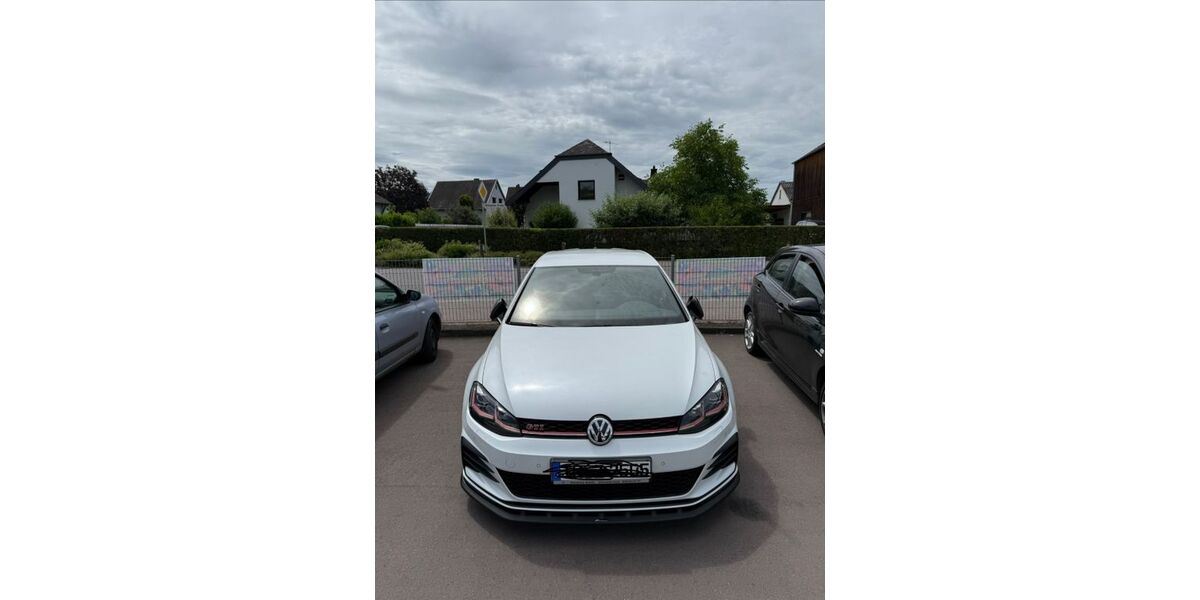VW Golf 94.000 km 22.999 &euro; Longuich 54340