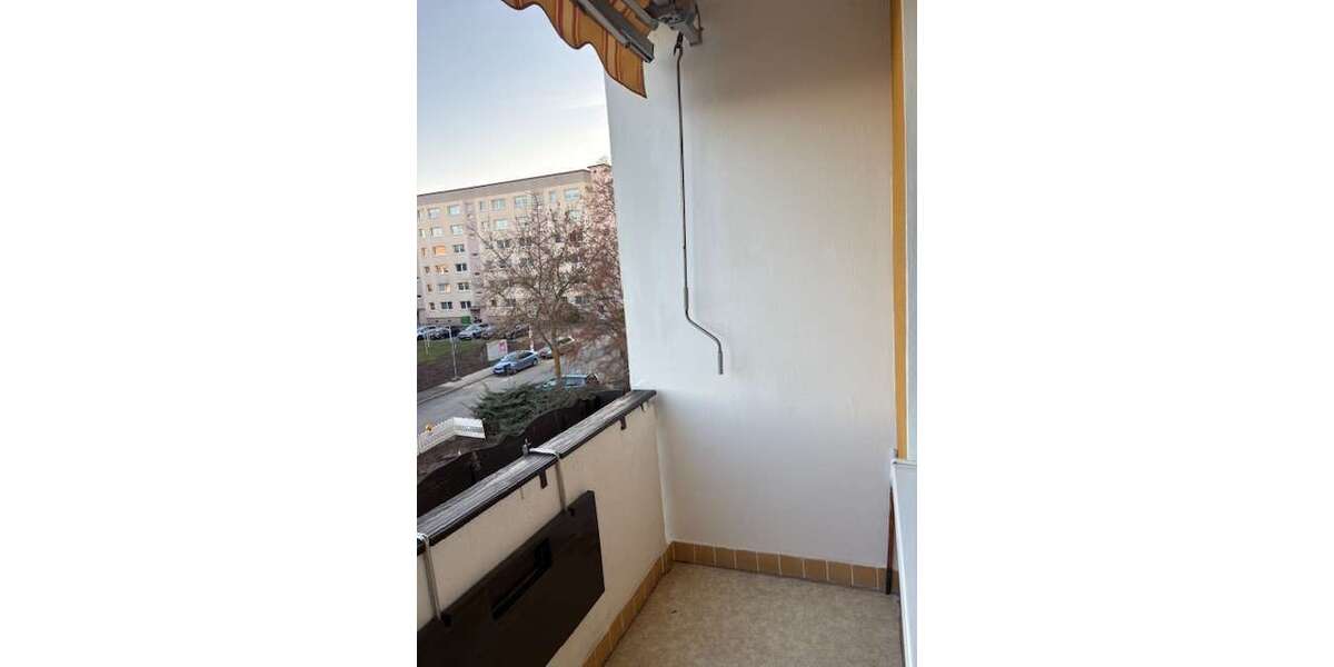 Etagenwohnung Crimmitschau - 3 Zimmer, 56 m&sup2;, 25.000&euro; | Angebot:25379146