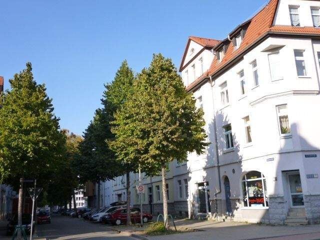 ** zentrumsnah * schicke Ausstattung * Balkon * Einbauküche * ideal für Familie mit 1 Kind ** 3 zimmer
