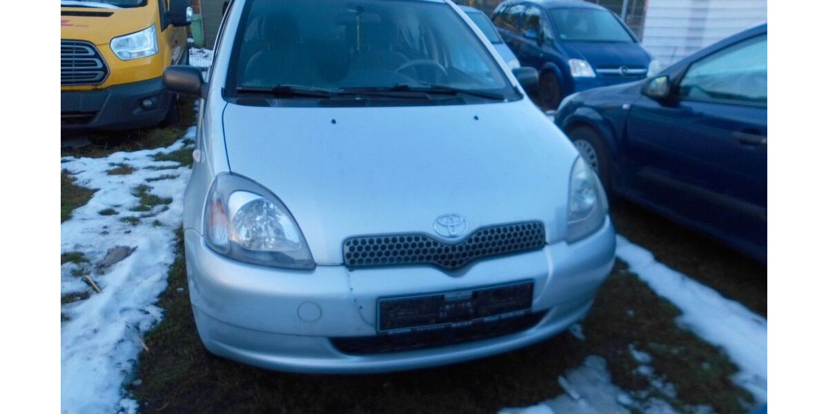 Toyota Yaris 183.000 km 1.499 &euro; Hemmoor 21745