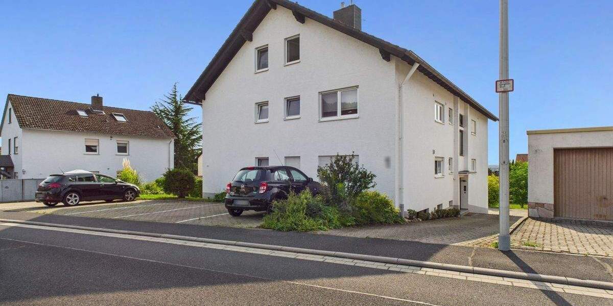 Alzenau-Hörstein: Helle 3-Zi.-Wohnung (ca. 95 m²) mit Balkon - Garage + Stellplatz inklusive 3 zimmer