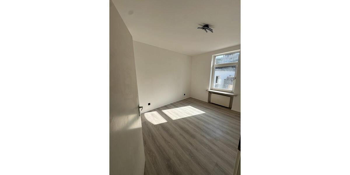 Erdgeschoßwohnung Hennef (Sieg) - 3 Zimmer, 80 m&sup2;, 1.000&euro; | Angebot:25405158