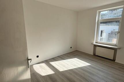 Wohnung Hennef (Sieg) - 3 Zimmer, 80 m&sup2;, 1.000&euro; | Angebot:25405158