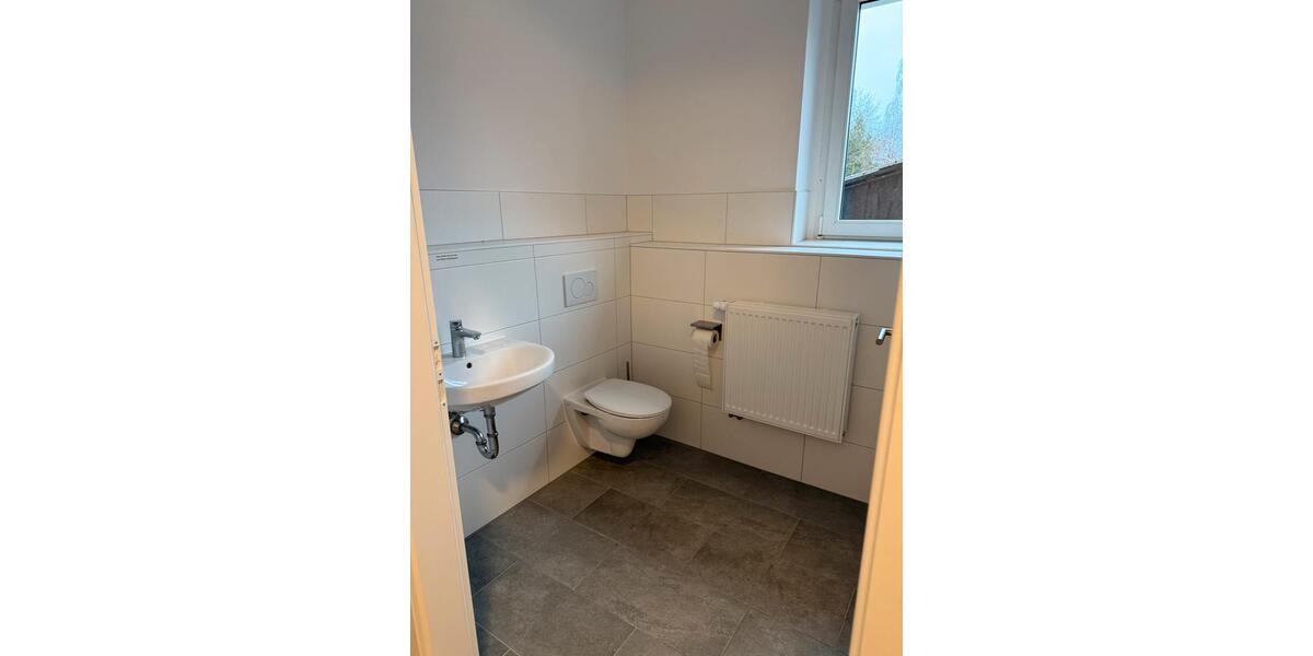 Wohnung auf ruhigem Grundstück zu vermieten 5 zimmer