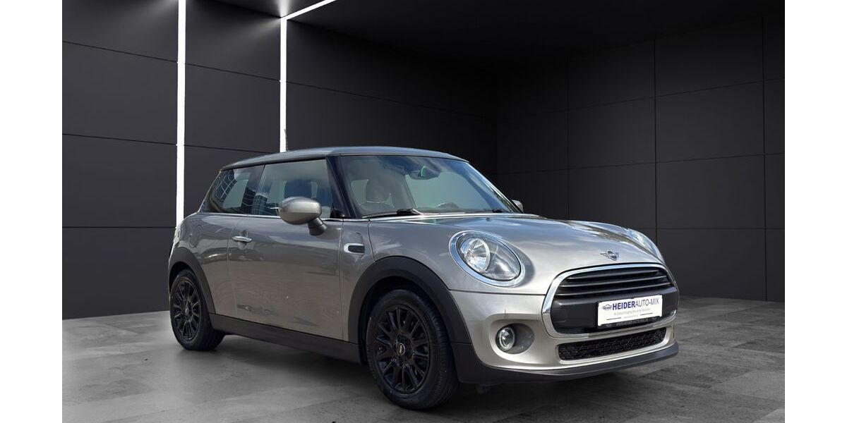 Mini ONE 118.600 km 9.999 &euro; Heide 25746