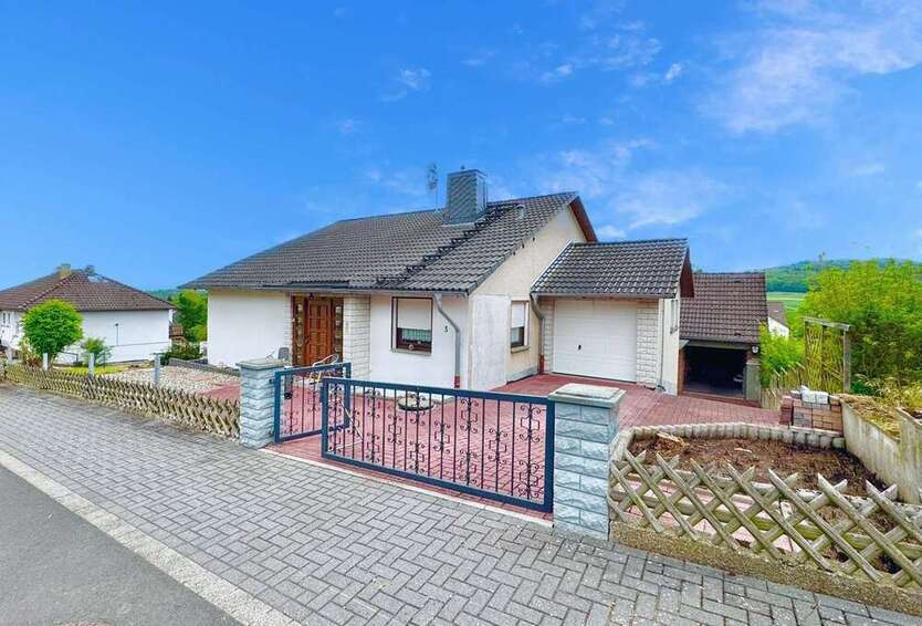Haus zum Kaufen in Niedenstein 229.900 € 95 m²