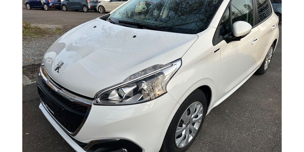 Peugeot 208 22.000 km 9.900 &euro; ESSEN 45326