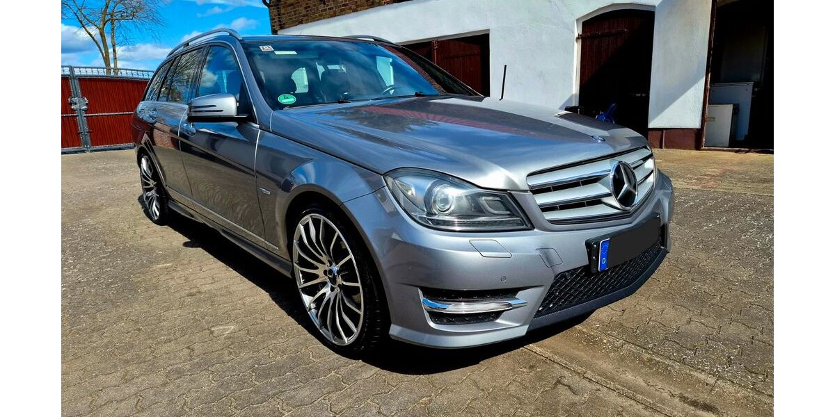 Mercedes-Benz C 300 257.300 km 12.300 &euro; Leegebruch 16767