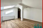 ais-GmbH bietet an: Renovierte 4 Zimmer Wohnung in der Südstadt.