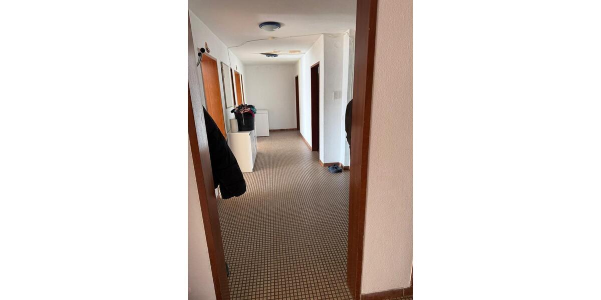 Etagenwohnung Pforzheim Nordstadt - 4 Zimmer, 150 m&sup2;, 1.200&euro; | Angebot:25329963