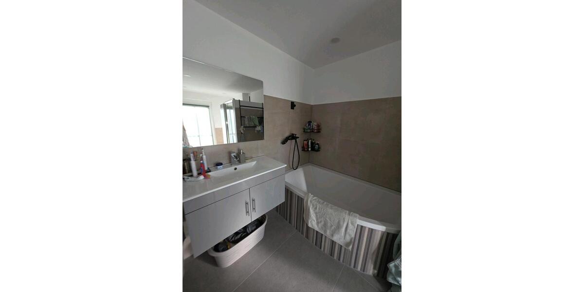 Reihenhaus Roßtal - 5 Zimmer, 122 m&sup2;, 485.000&euro; | Angebot:26210734