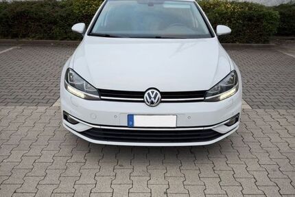 VW Golf 114.000 km 14.300 € Strasskirchen 94342