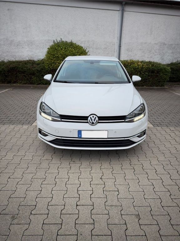 VW Golf 114.000 km 14.300 € Strasskirchen 94342