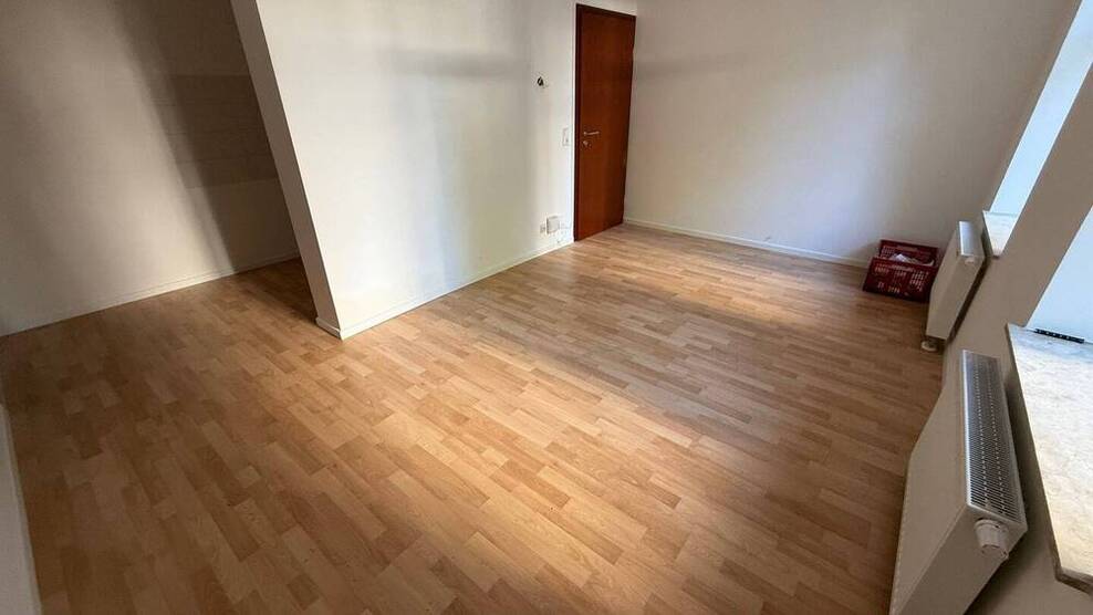 Großes WohnZimmer - offene Küche u.v.m.