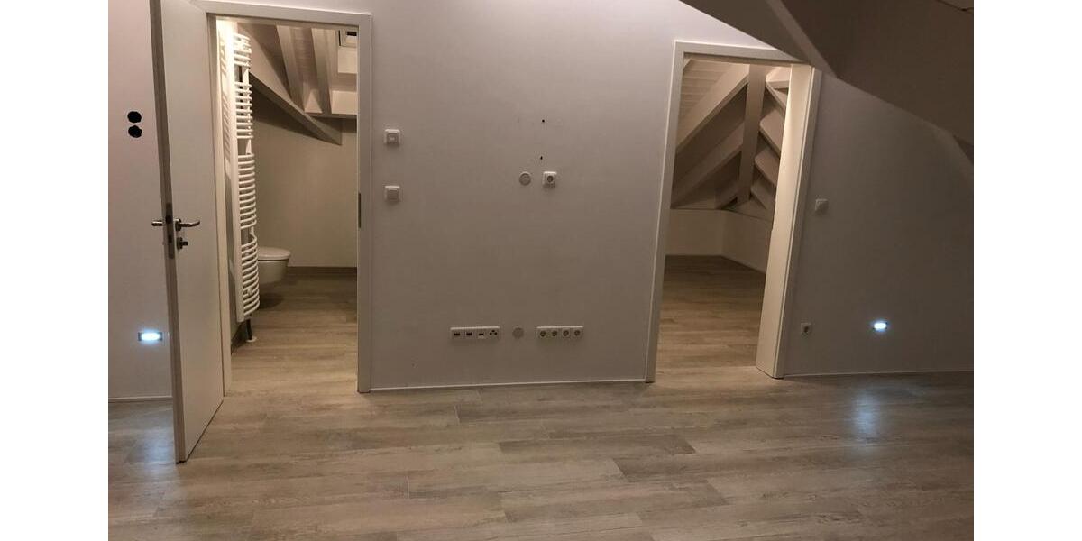 Dachgeschoßwohnung Hainburg - 2.5 Zimmer, 65 m&sup2;, 700&euro; | Angebot:24775529