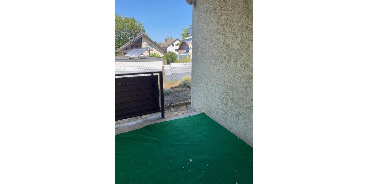 5-Zimmer-Eigentumswohnung in einem 3-Familien-Haus in KA-Neureut 5 zimmer