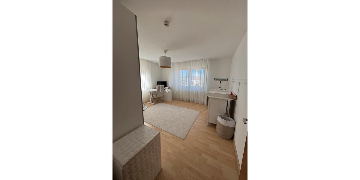 Etagenwohnung Neumarkt in der Oberpfalz Altenhof - 3 Zimmer, 106 m&sup2;, 1.200&euro; | Angebot:26327154