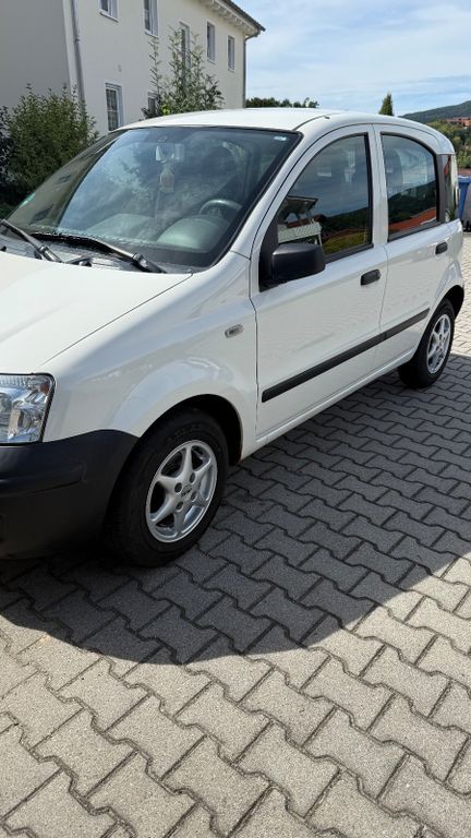 Fiat Panda 88.563 km 2.350 € Furth im Wald 93437