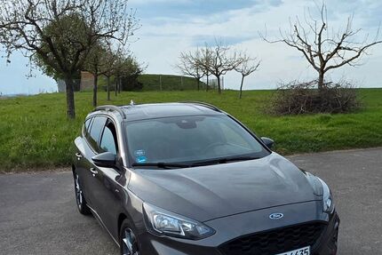 Ford Focus 87.700 km 13.990 &euro; Nidderau 61130