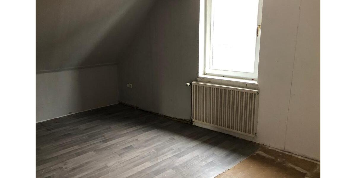 Einfamilienhaus Dassel - 9 Zimmer, 200 m&sup2;, 500&euro; | Angebot:26091813